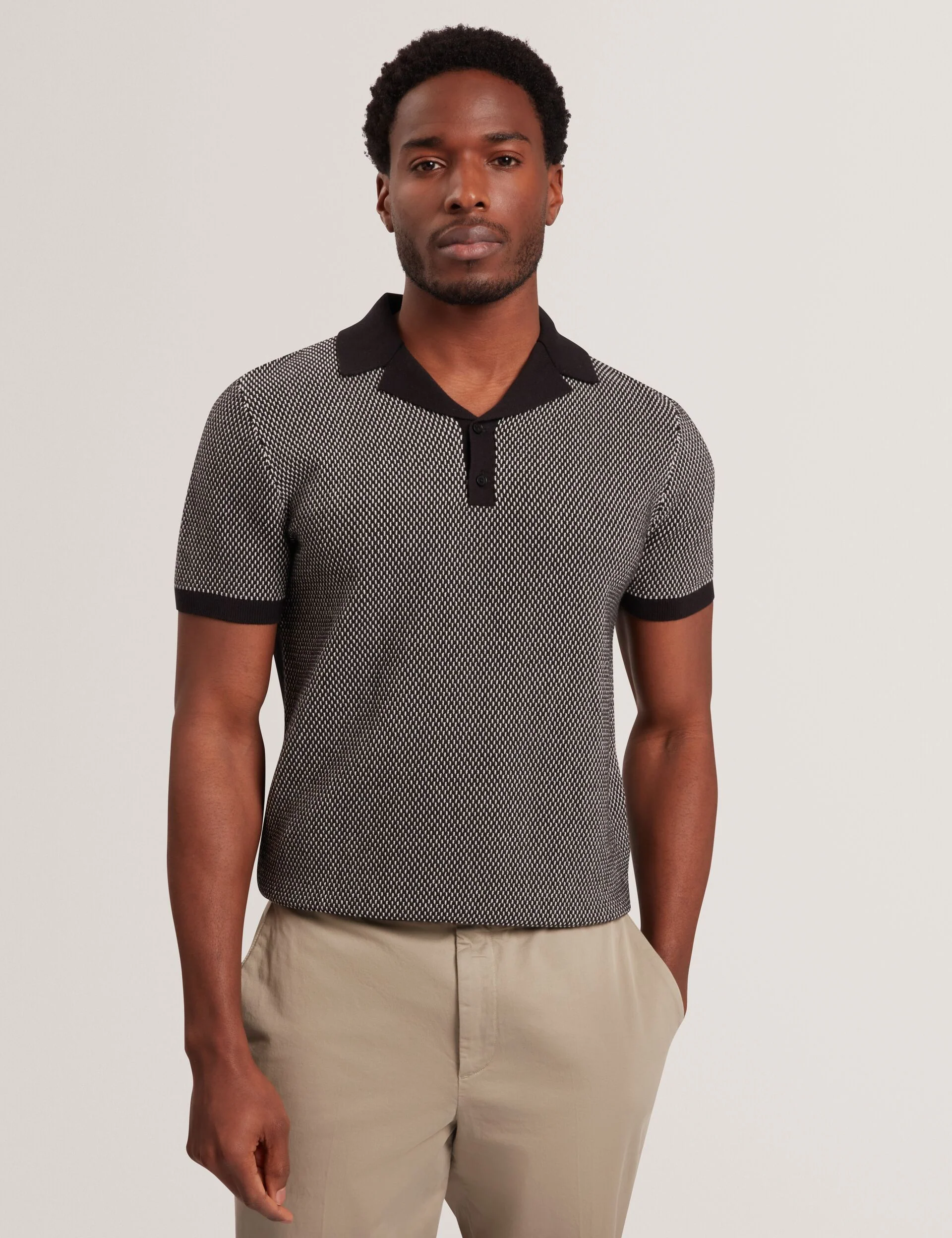GREGRY | BLACK