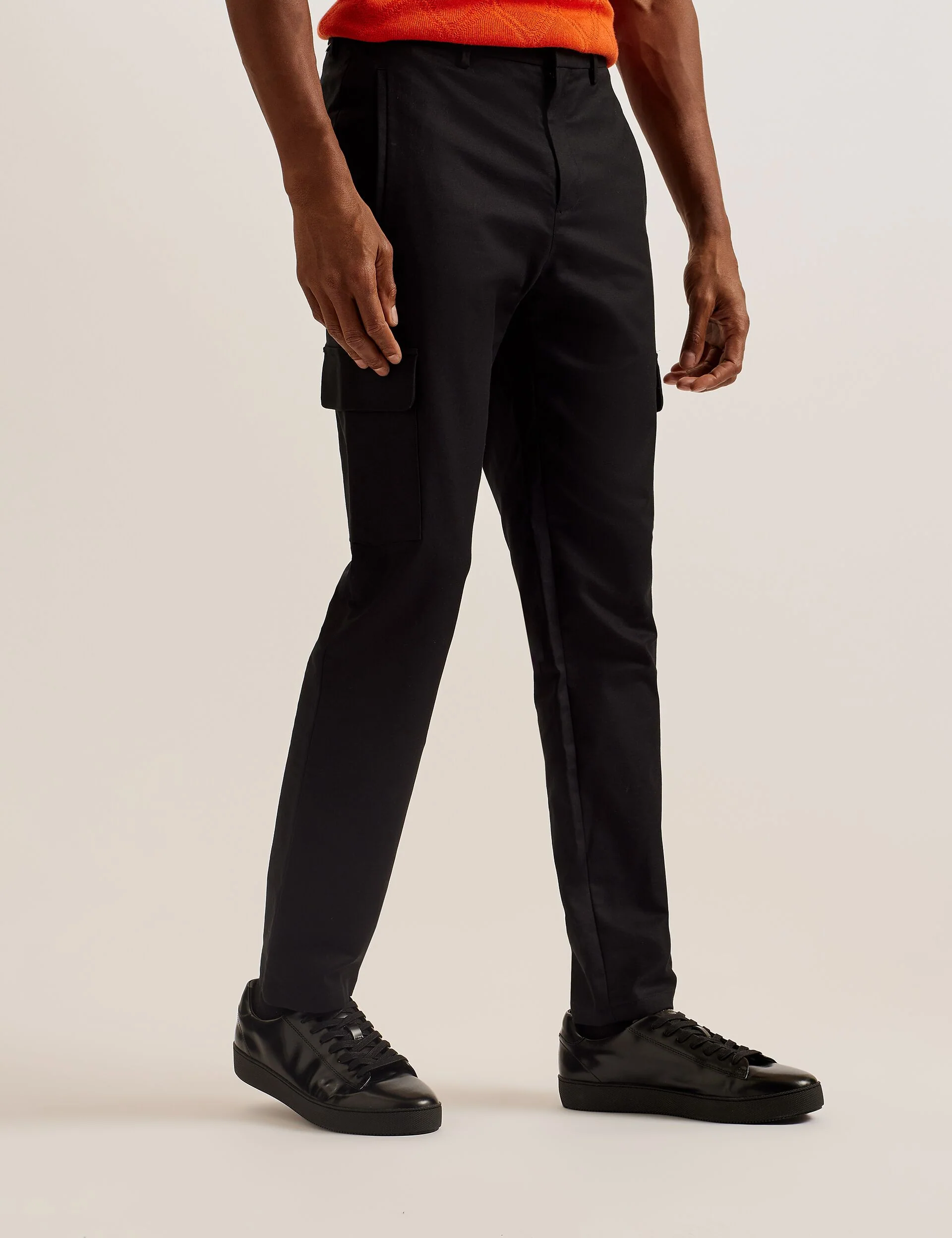 HAKKNEE | BLACK