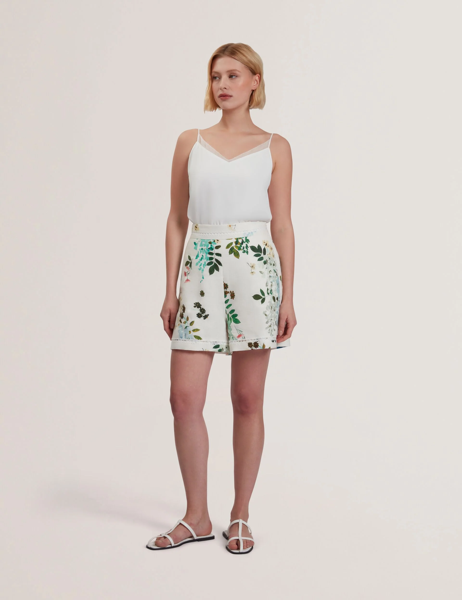 VYLLA | WHITE